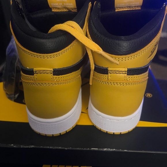 Air Jordan 1 Retro High OG GS - Picture 4 of 12